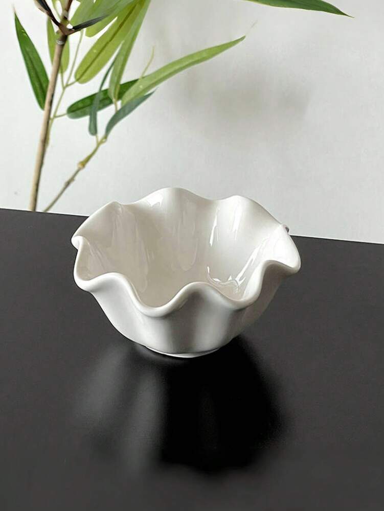 1/2/4pcs White Ceramic Lotus Leaf Shaped Plates Retro Minimalist Tea Dessert Serving Tray Nuts Bowls Elegant Dining Tableware Set