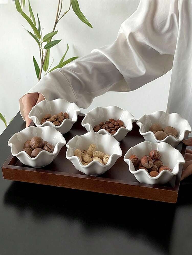 1/2/4pcs White Ceramic Lotus Leaf Shaped Plates Retro Minimalist Tea Dessert Serving Tray Nuts Bowls Elegant Dining Tableware Set